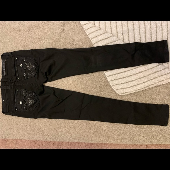 Rock revival jeans worn about 5 times - Picture 2 of 4